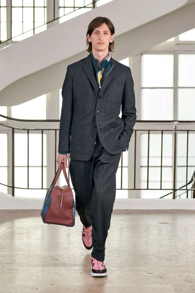 Look 5